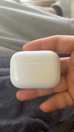 Apple AirPods Charging Case