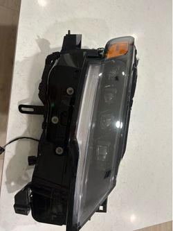 Nissan kick headlight