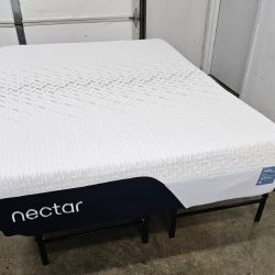LIKE NEW! Nectar Classic Full Mattress - Delivery Available