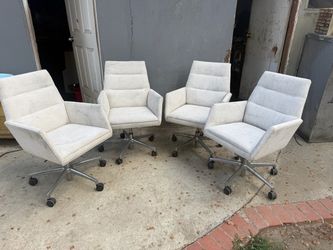 Set of 4 Office Chairs with Casters