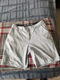 Hurley Walk Shorts Gray White Striped size 30
