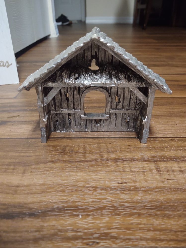 Silver stable Christmas decorations