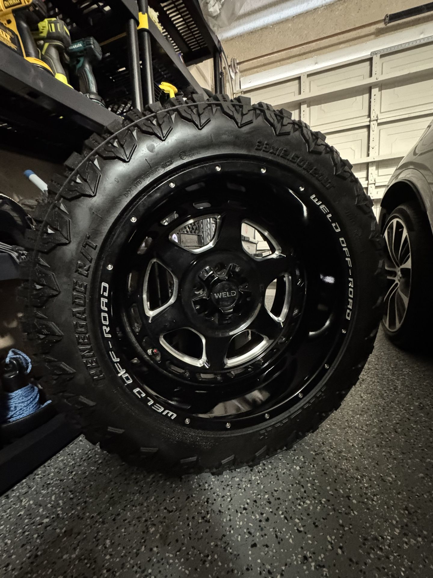 Weld off roads rims 33x12.50 R20