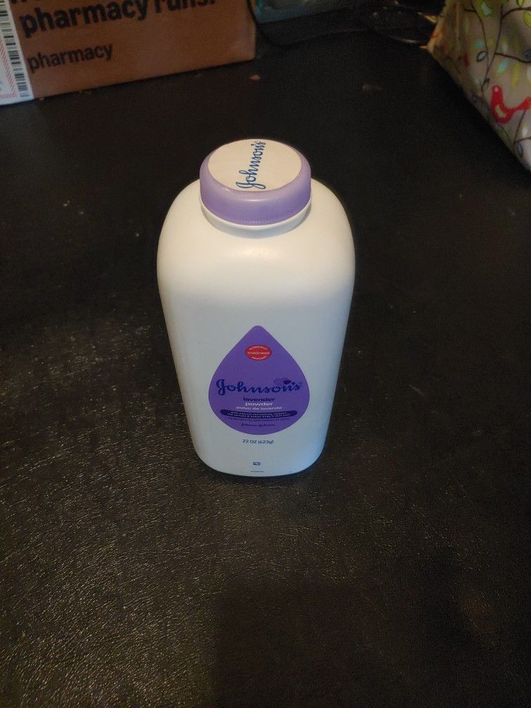 Johnson's Lavender Baby Powder 22 Oz.