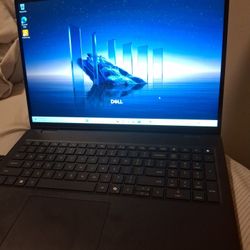 Dell Pro 16 PC16250 16" Intel Core Ultra 5 16 GB RAM 477 GB SSD