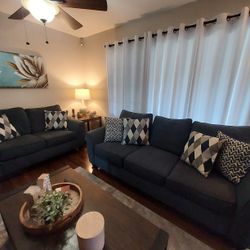 2pc Sofa and Loveseat 