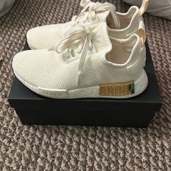 Women’s Adidas NMD R1 Size 6