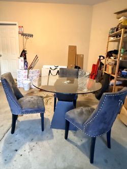 Dining room Table