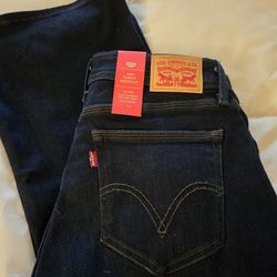 Ladies 529 curvy Bootcut Levis jeans in bootcut