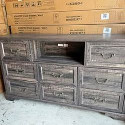 Farmhouse 8-Drawer Dresser – Dark Rustic Oak(Assembly Required)