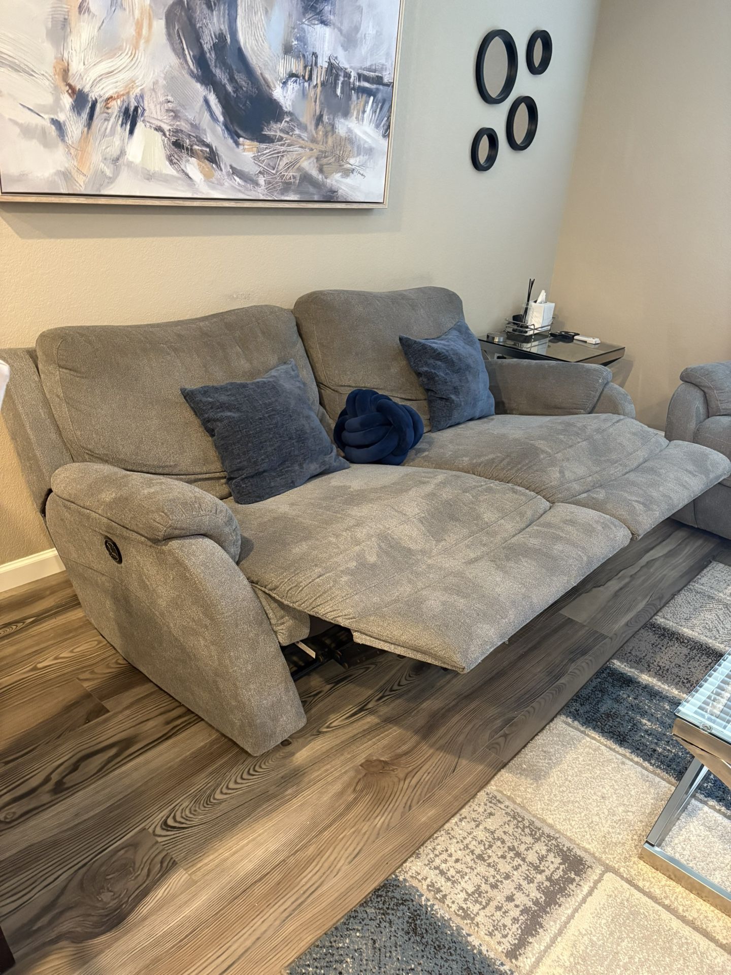 Elegant Reclining Living Room Set