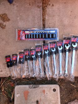 Duralast SAE COMBO Wrenches and 1/2” Dr. Impact Socket set