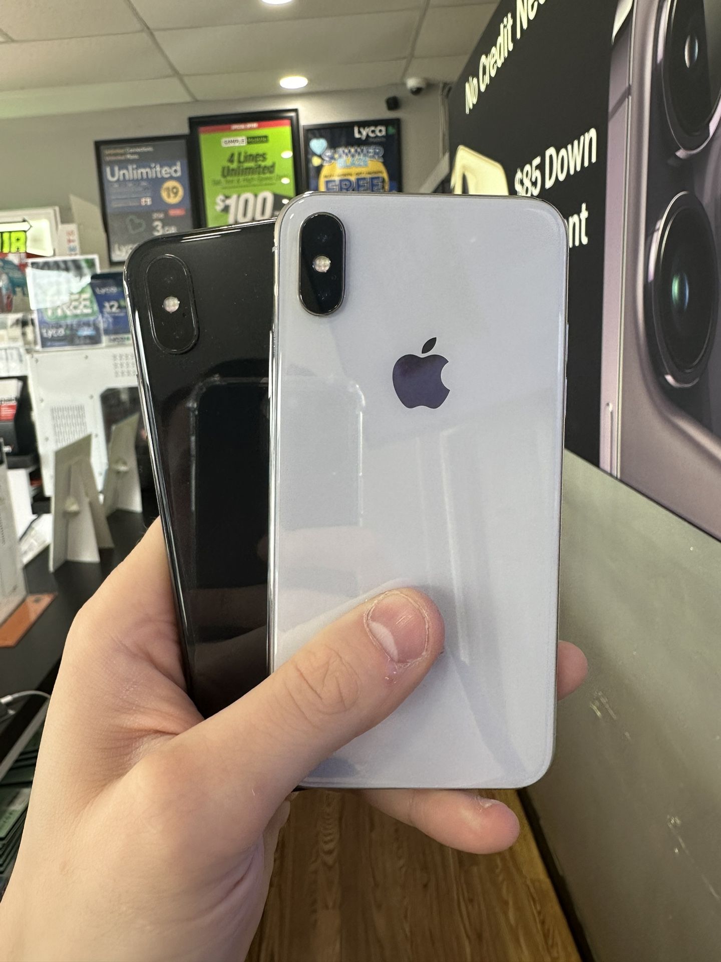 UNLOCKED iPhone X 64GB @ The Phone Hub