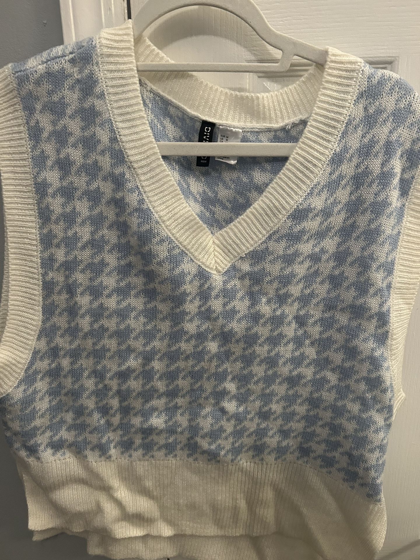 Women's Sweater Vest Medium