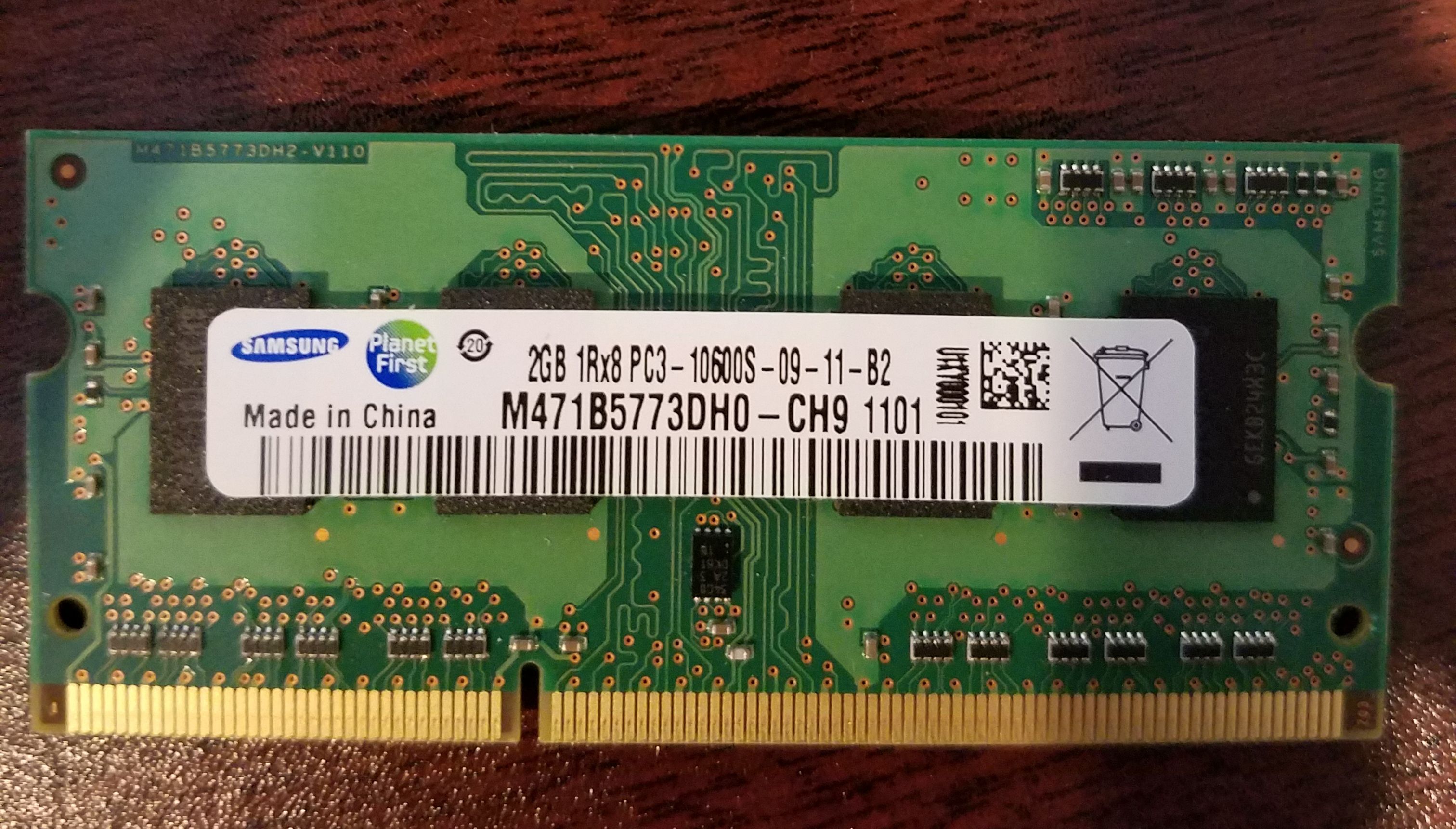 2 GB memory chip for a Windows PC