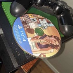 Ps4 With Games And Controller 