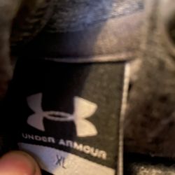 Under Armor Sweatshirt 
