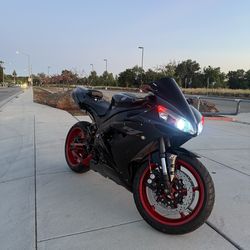 2005 Yamaha R1 Raven