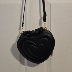 Black Heart Crossbody Bag - New