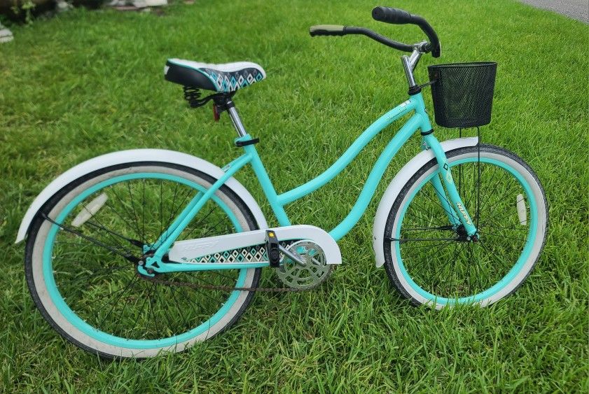 24" HUFFY bike ,13 And Up , Adult Under 5"4