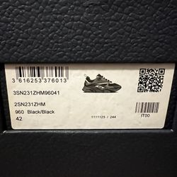 Dior B22