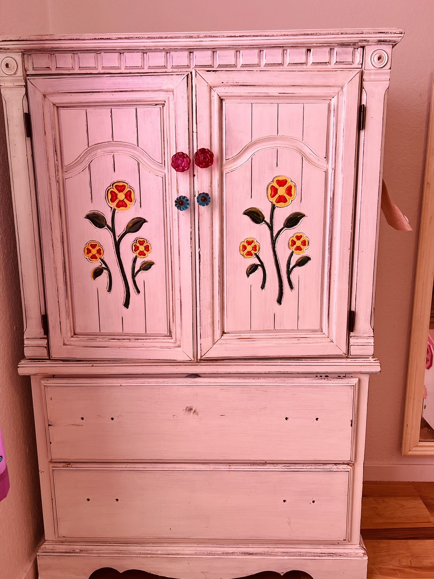 Cute Girls Dresser/bookshelf 