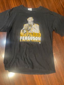 Free - T-Shirts (relatively S)
