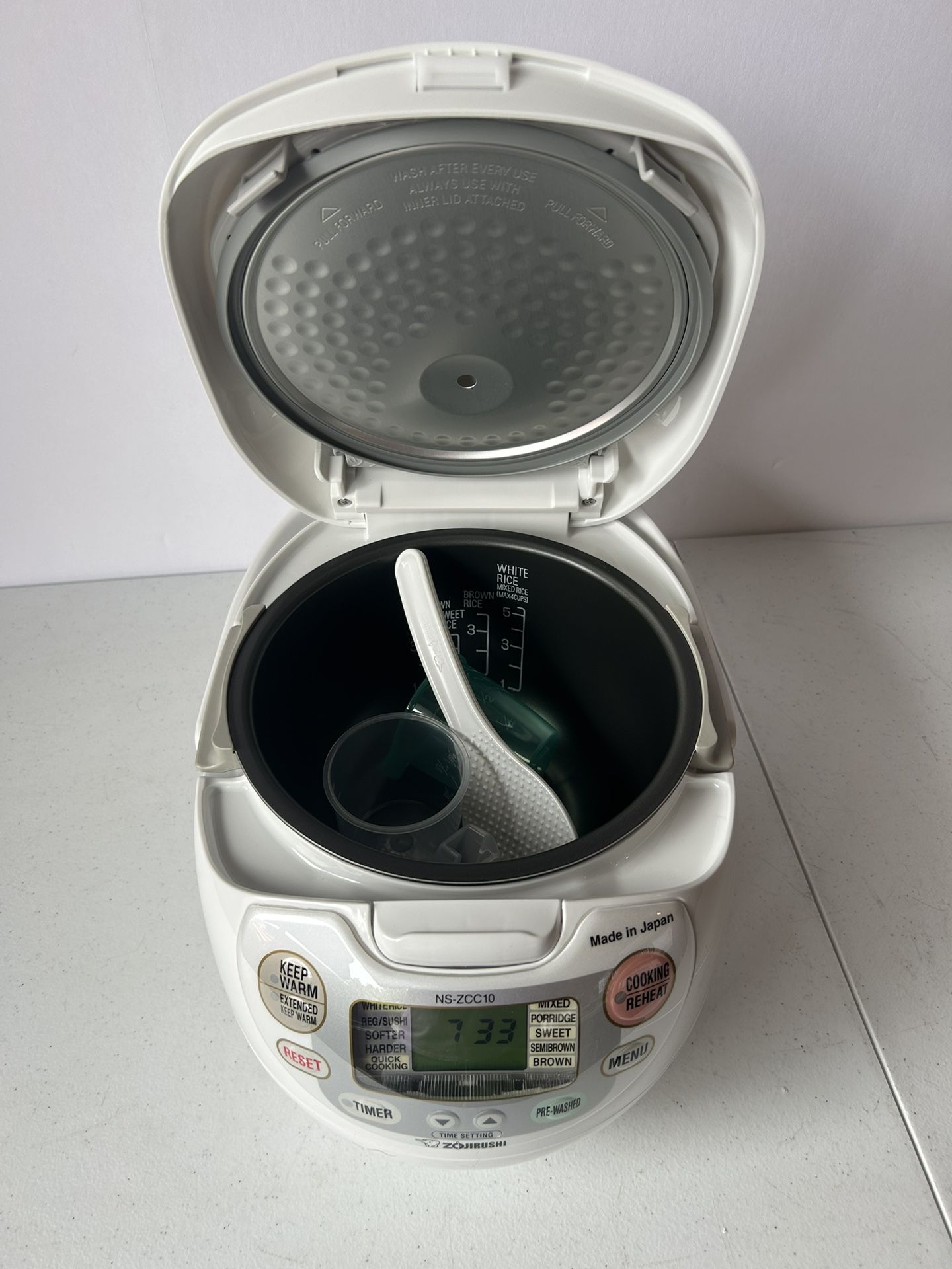 Zojirushi NS-ZCC10 Neuro Fuzzy Rice Cooker, 5.5-Cup, White Zojirushi NS-ZCC10 Neuro Fuzzy Rice Cooker, 5.5-Cup, White