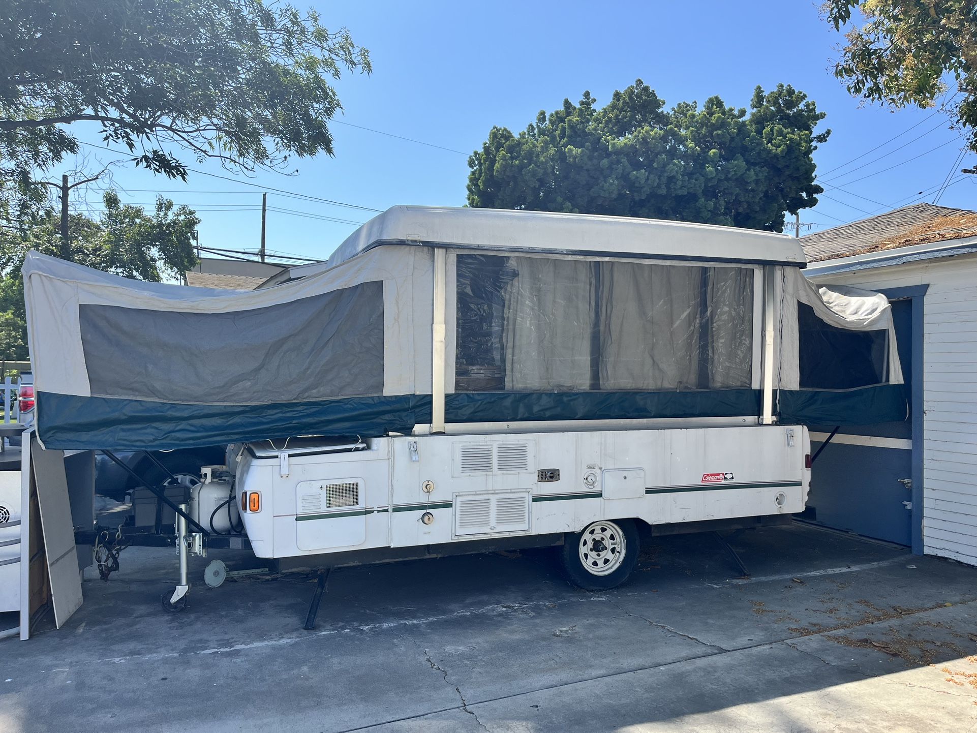 1999 Coleman Pop Up Trailer