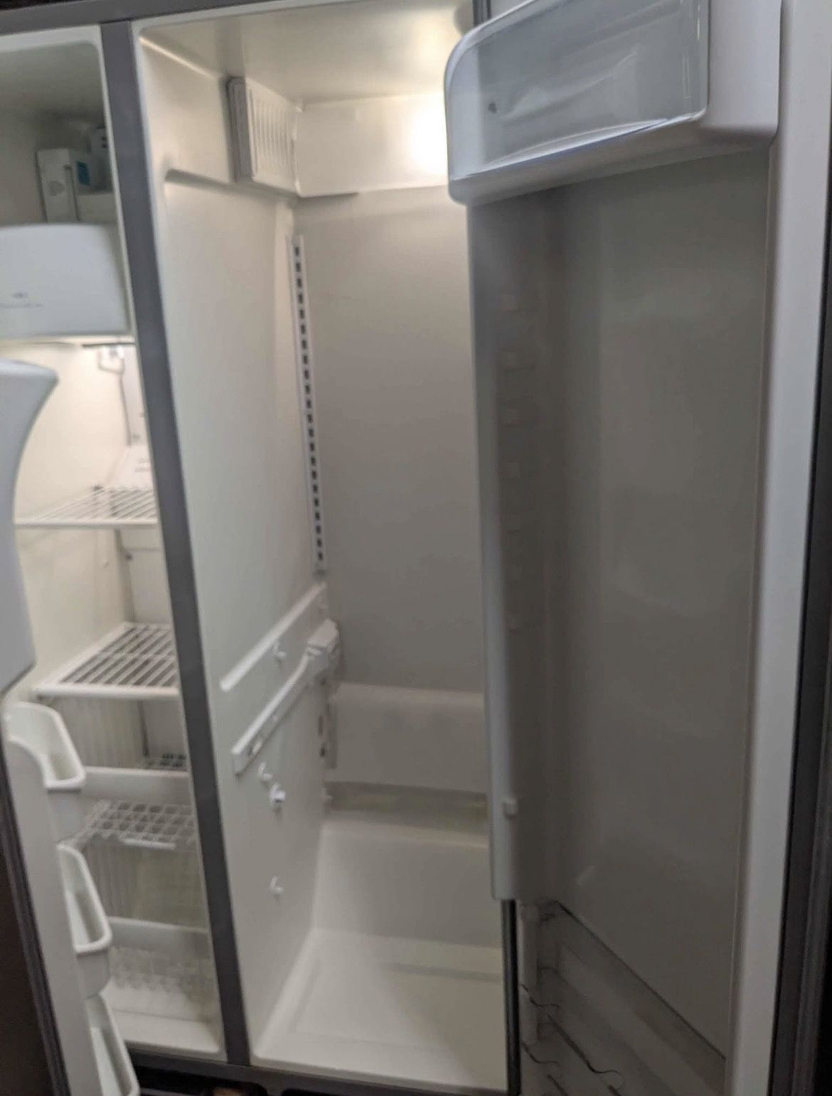 Frigidaire Gallery Fridge/Freezer