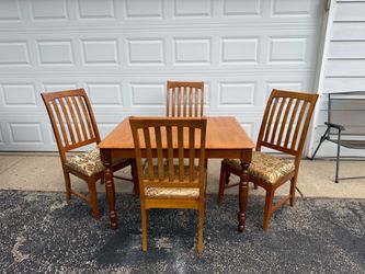 Dinning table with 4 chairs ( ALL OAK WOOD)