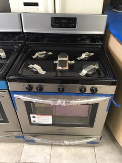 FRIGIDAIRE 5 BURNER STAINLESS STEEL NEW SCRATCH AND DENT
