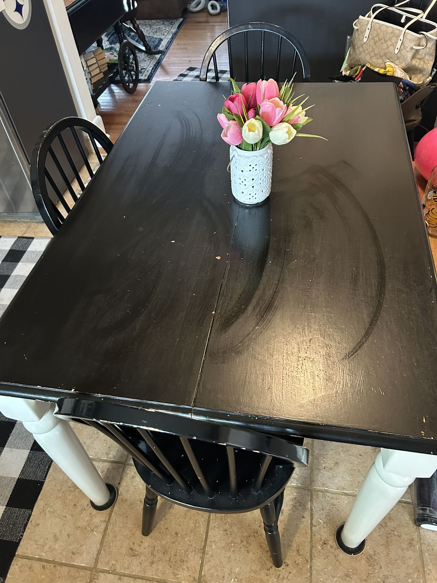Kitchen Table That Expands Larger.