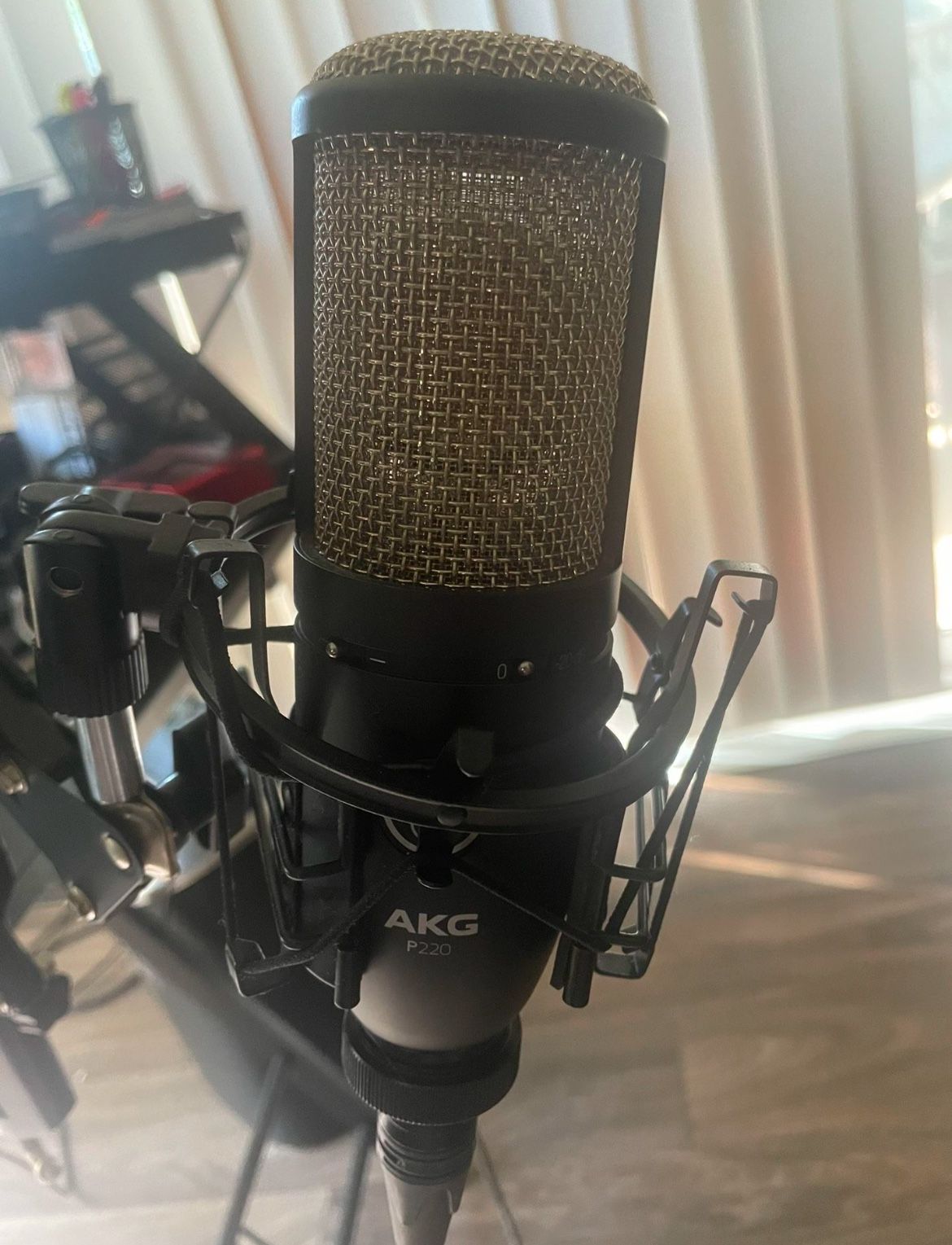 🎙️ FOR SALE: AKG P220 MIC 🎙️