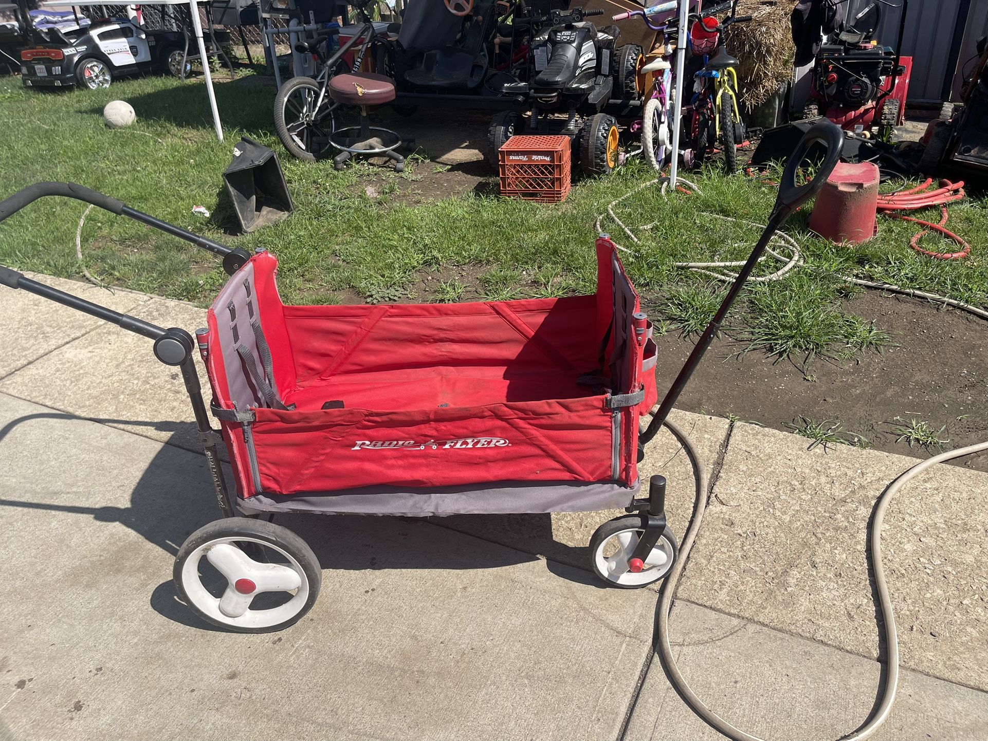 Radio flyer fold up wagon