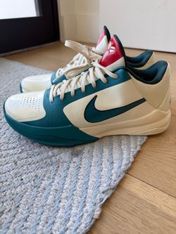 Kobe 5 Coconut Spruce - Caitlin Clark - 9.5