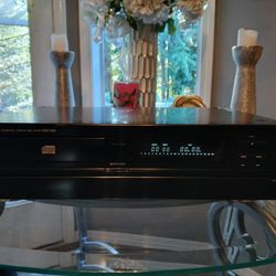 Beautiful ! Denon DCD-1530 C/D Player - $175