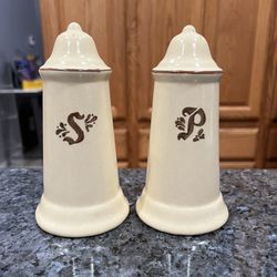 Vintage Grandmillenial Pfaltzgraff Village Pair of Salt And Pepper Shakers.  Size 5 1/2 Inches Tall.  Preowned 