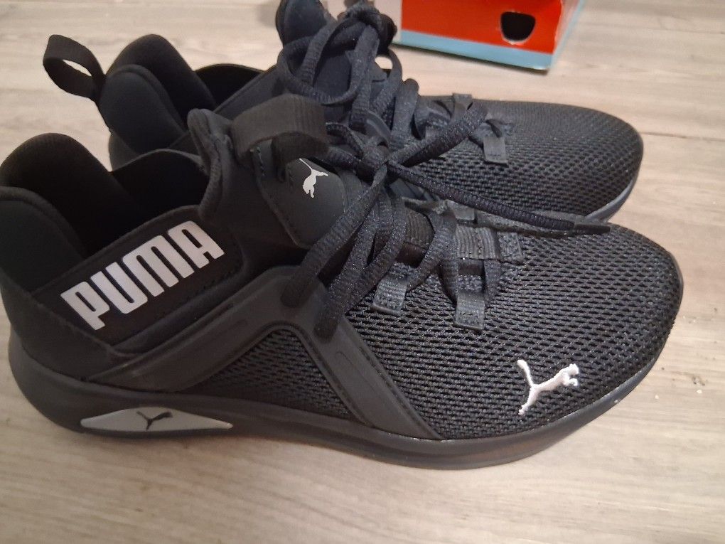 Enzo Woman's Puma Shoes, 7 1/2