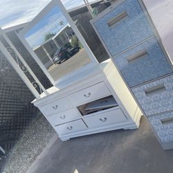 FREE, FREE, FREE 71st AVE OLIVE