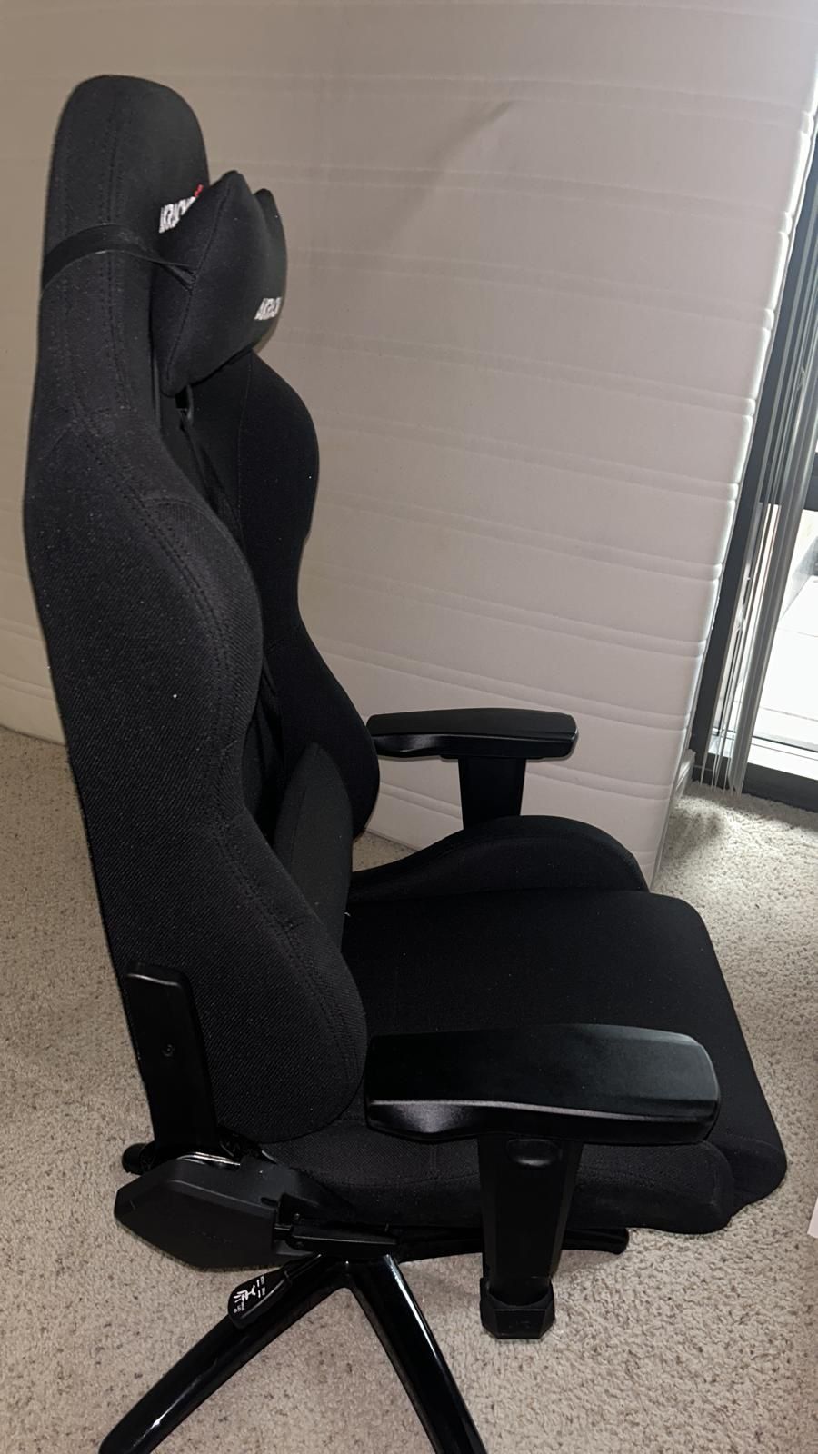 AKRACING GAMING CHAIR NEAR NEW 200$