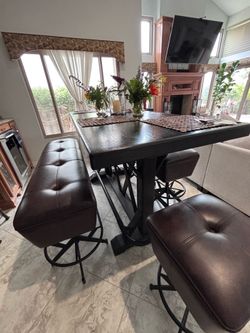 Latitude Run Valmont Dining Set