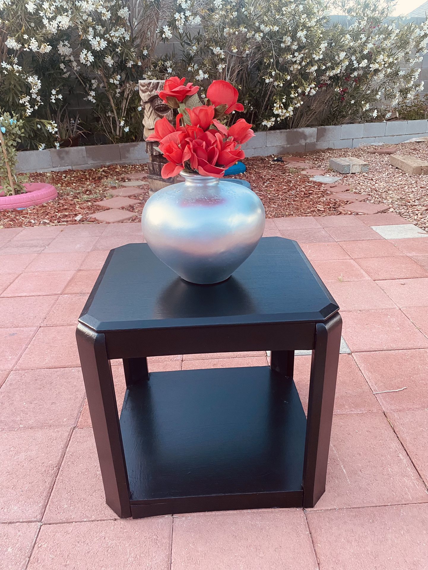 (ONLY TABLE) Black Small Corner Table