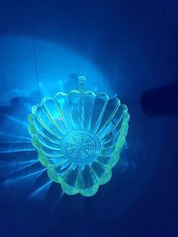  Vintage A. H. Heisey "CRYSTOLITE" Tri-Cornered Manganese Glass Handled NAPPY!!