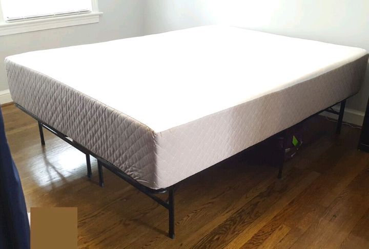 Queen mattress, queen bed