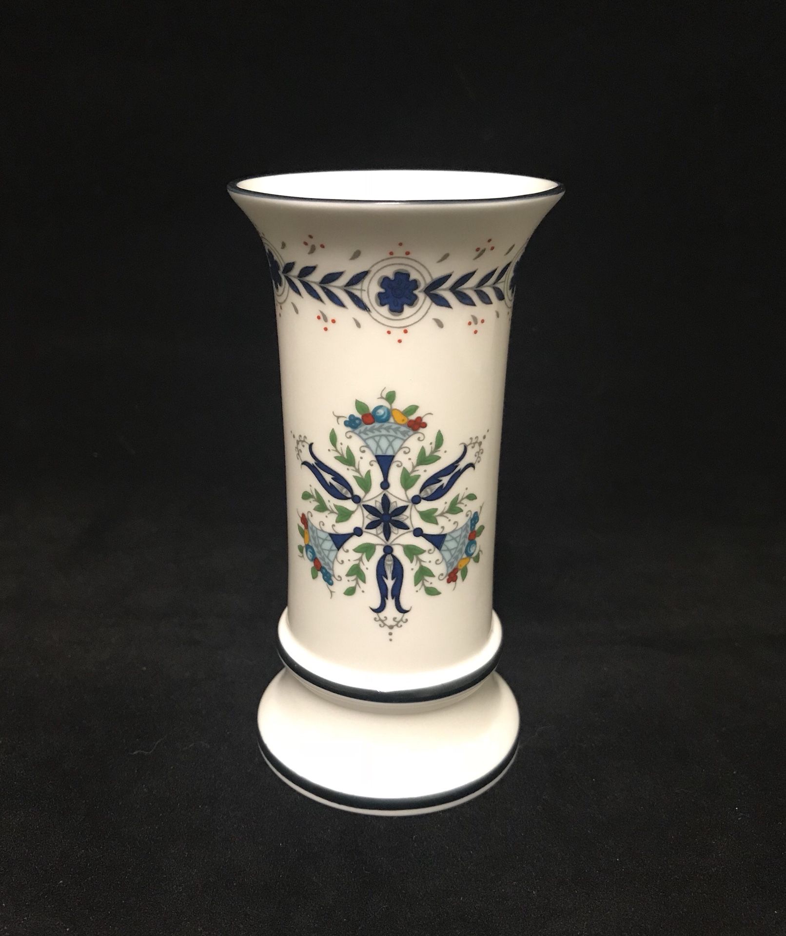 COALPORT Geneva Pattern Dark Blue Rim VASE Made IN ENGLAND Bone China Measures about 5” tall by 2 1/2” wide Excellent conditions