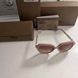 Burberry Women Sunglasses. The Price Is Final. This Are Authentic! 