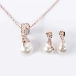 Faux Pearl Decor Pendant Necklace & Stud Earrings