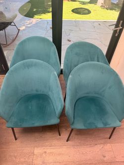 4 Dining room chairs