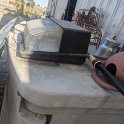 HEAVY DUTY OUTDOOR SHOP LIGHT 